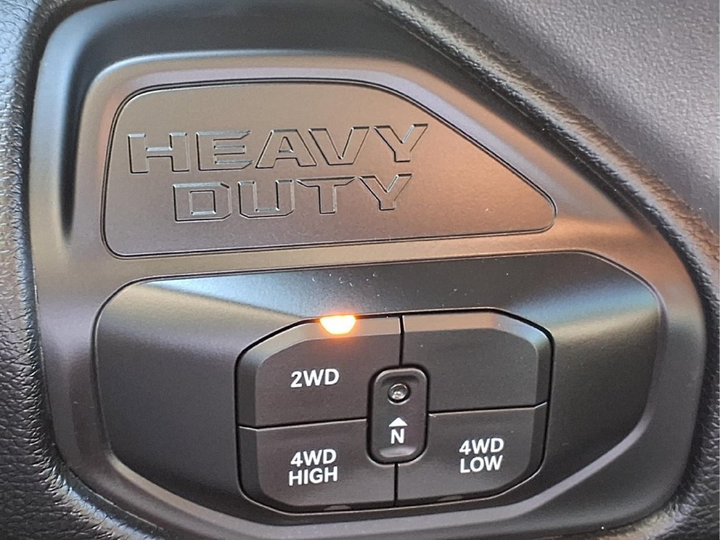 Used 2026 RAM 2500 Laramie AWD/4WD image 18