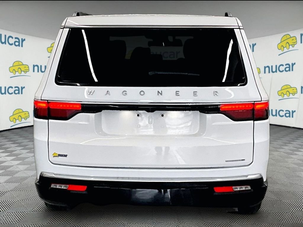 Used 2024 Jeep Wagoneer L Series III w/ Flexible Seating Group AWD/4WD image 5