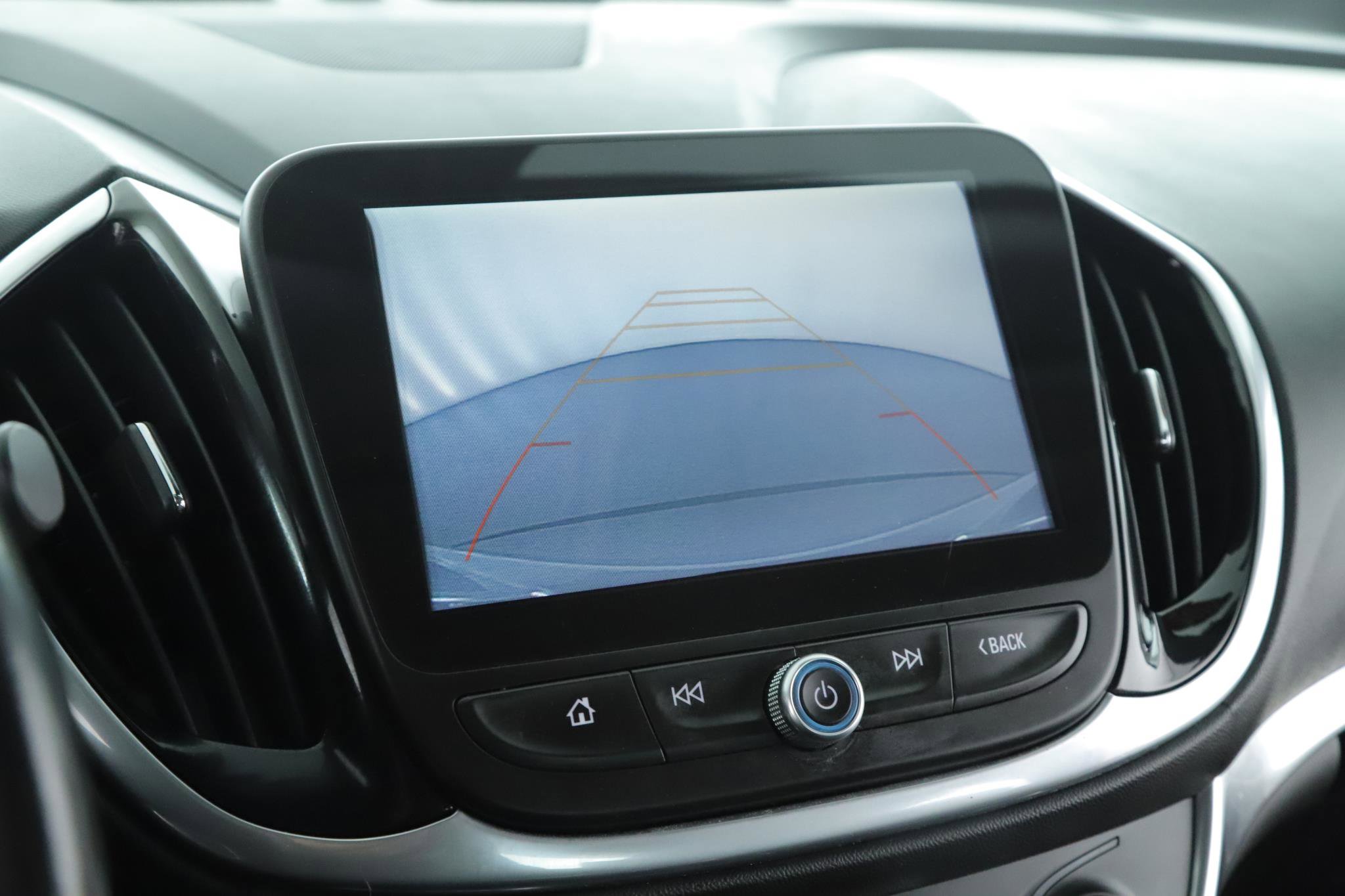Used 2018 Chevrolet Volt Premier w/ Driver Confidence Package FWD image 14