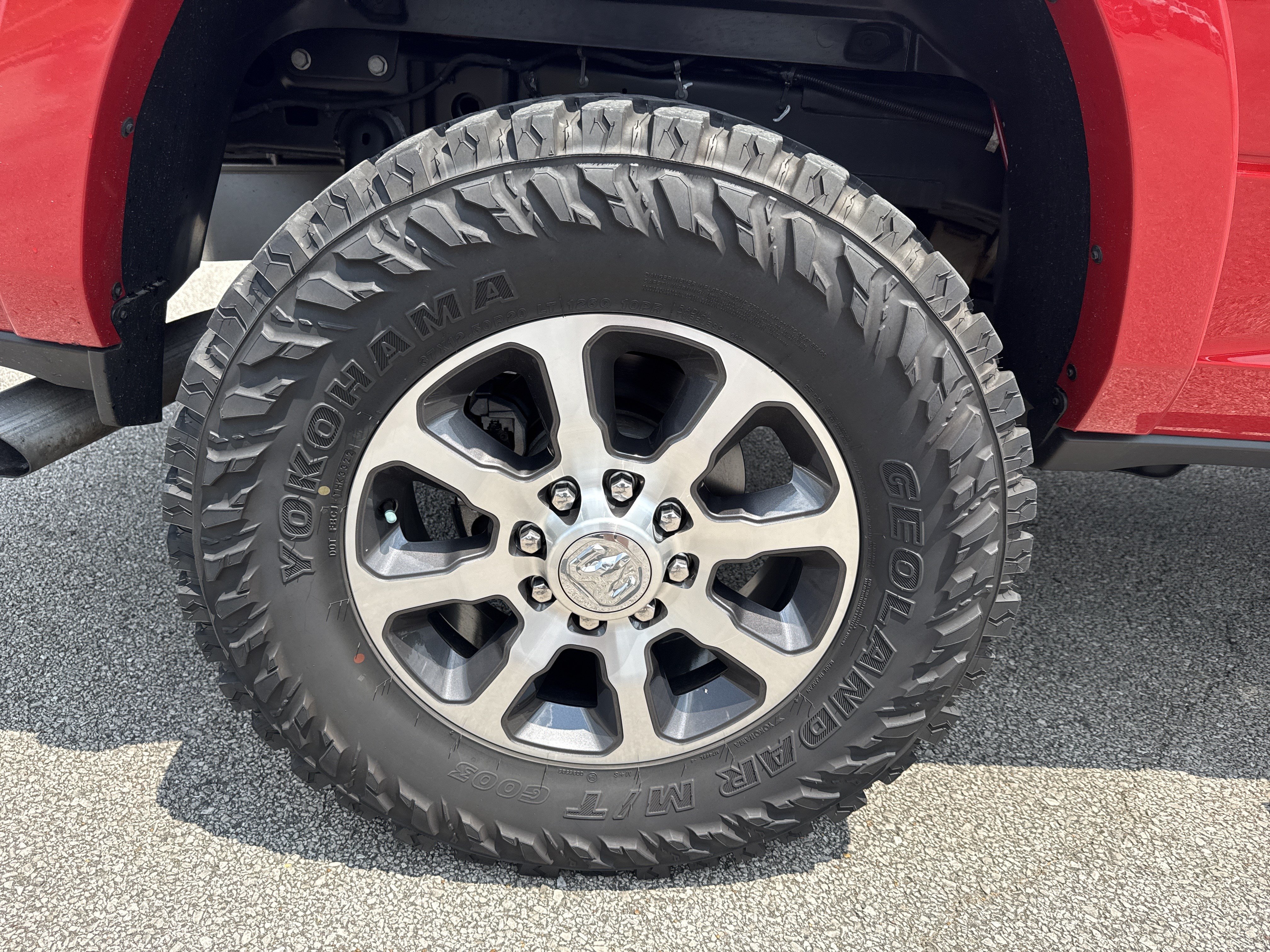 Used 2024 RAM 2500 Limited w/ Towing Technology Group AWD/4WD image 17