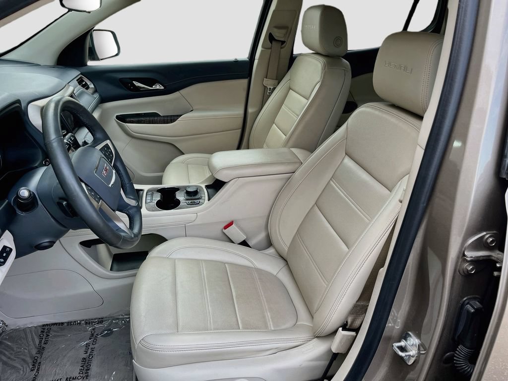 Used 2023 GMC Acadia Denali w/ Denali Technology Package FWD image 22