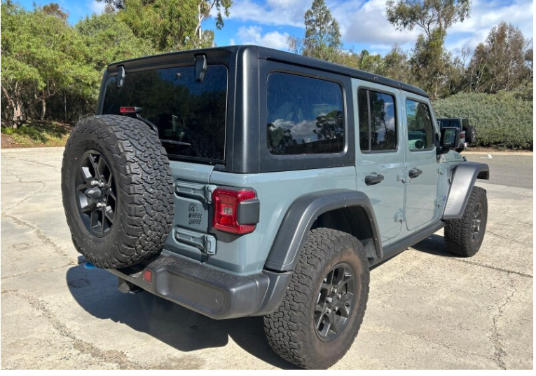 Used 2024 Jeep Wrangler Unlimited AWD/4WD image 2