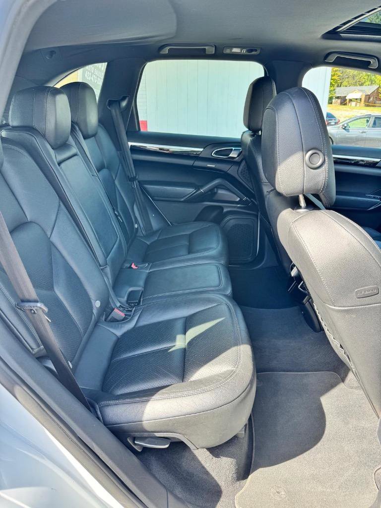 Used 2015 Porsche Cayenne S w/ Infotainment Bose Package image 26