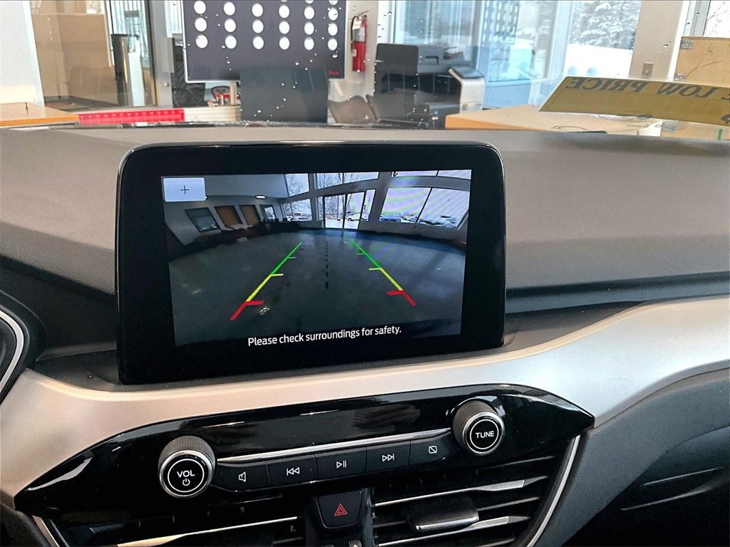 Used 2022 Ford Escape SE w/ Cold Weather Package image 19