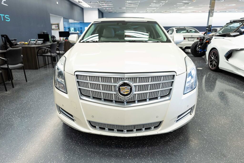 Used 2013 Cadillac XTS Platinum image 3