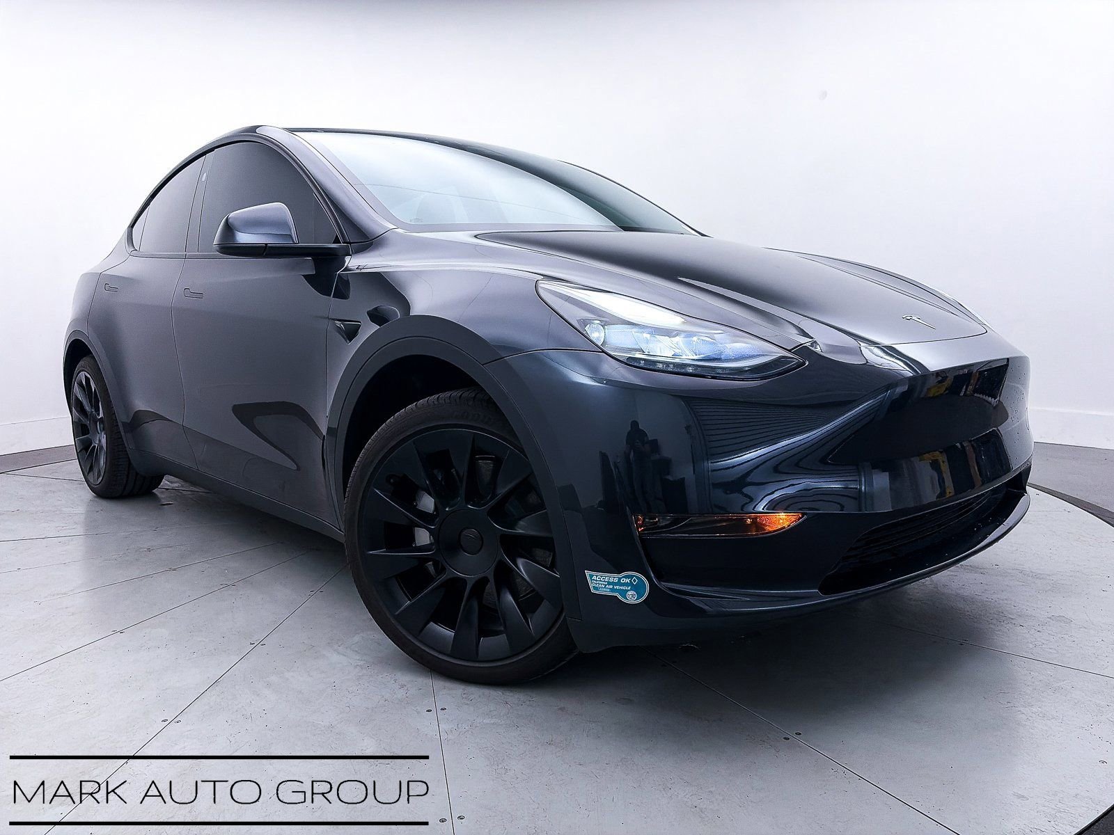 Used 2024 Tesla Model Y Long Range image 1