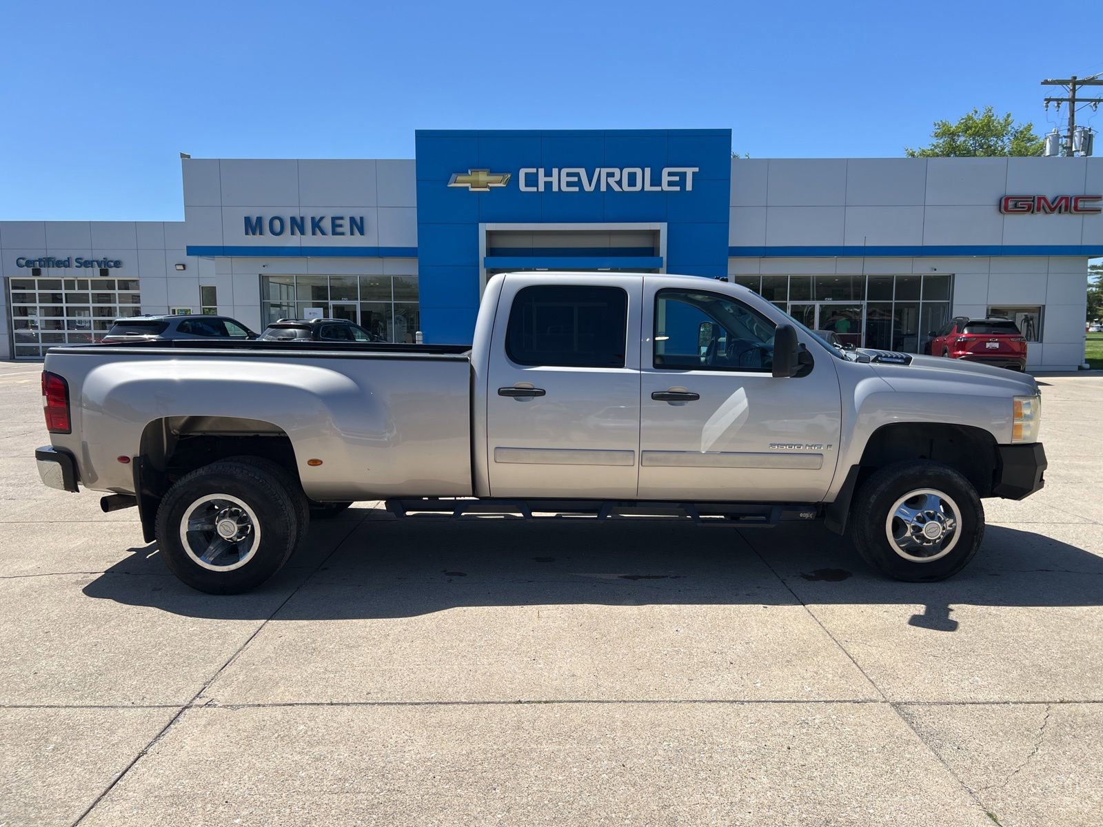 Used 2008 Chevrolet Silverado 3500 LT RWD image 2