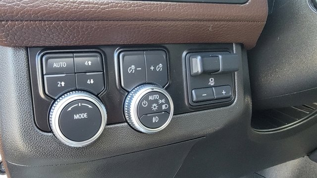 Used 2022 GMC Yukon XL Denali AWD/4WD image 27