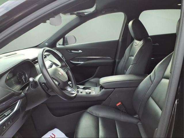 Used 2023 Cadillac XT4 Luxury w/ Cold Weather Package image 11