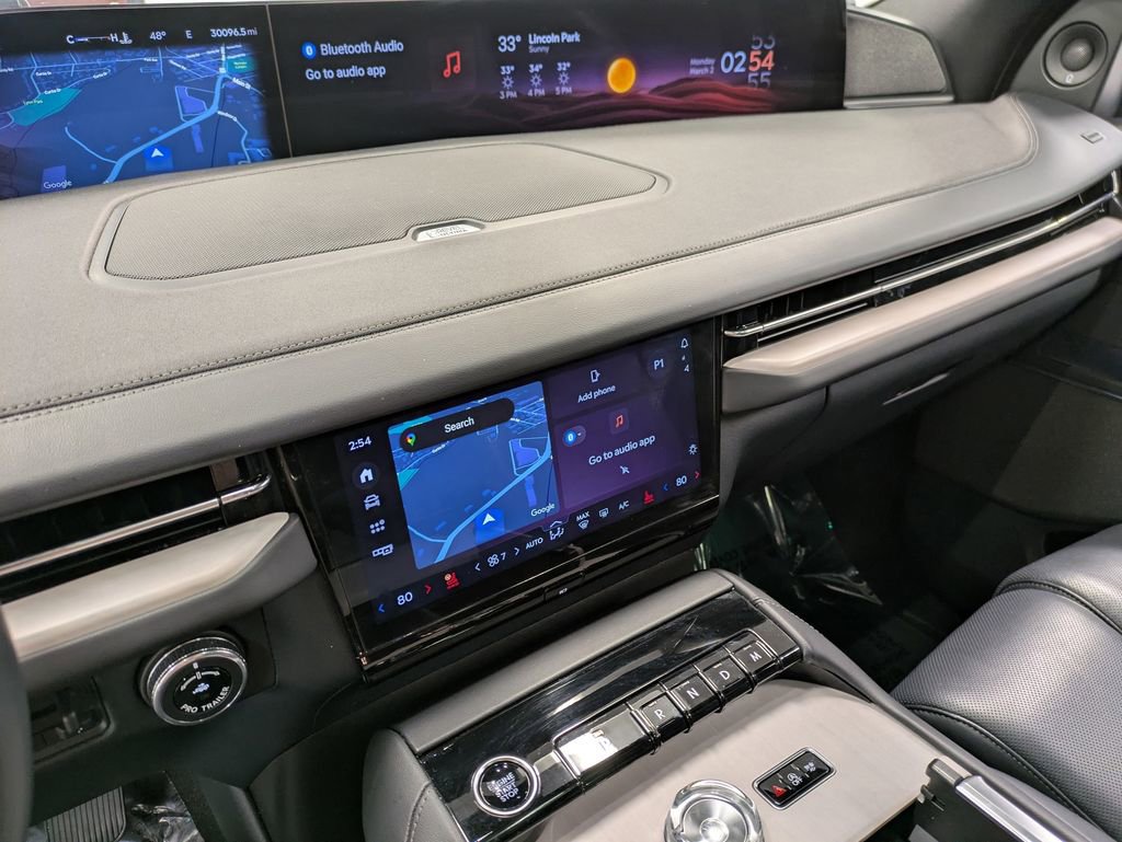 Used 2025 Lincoln Navigator Reserve w/ Jet Appearance Package image 12