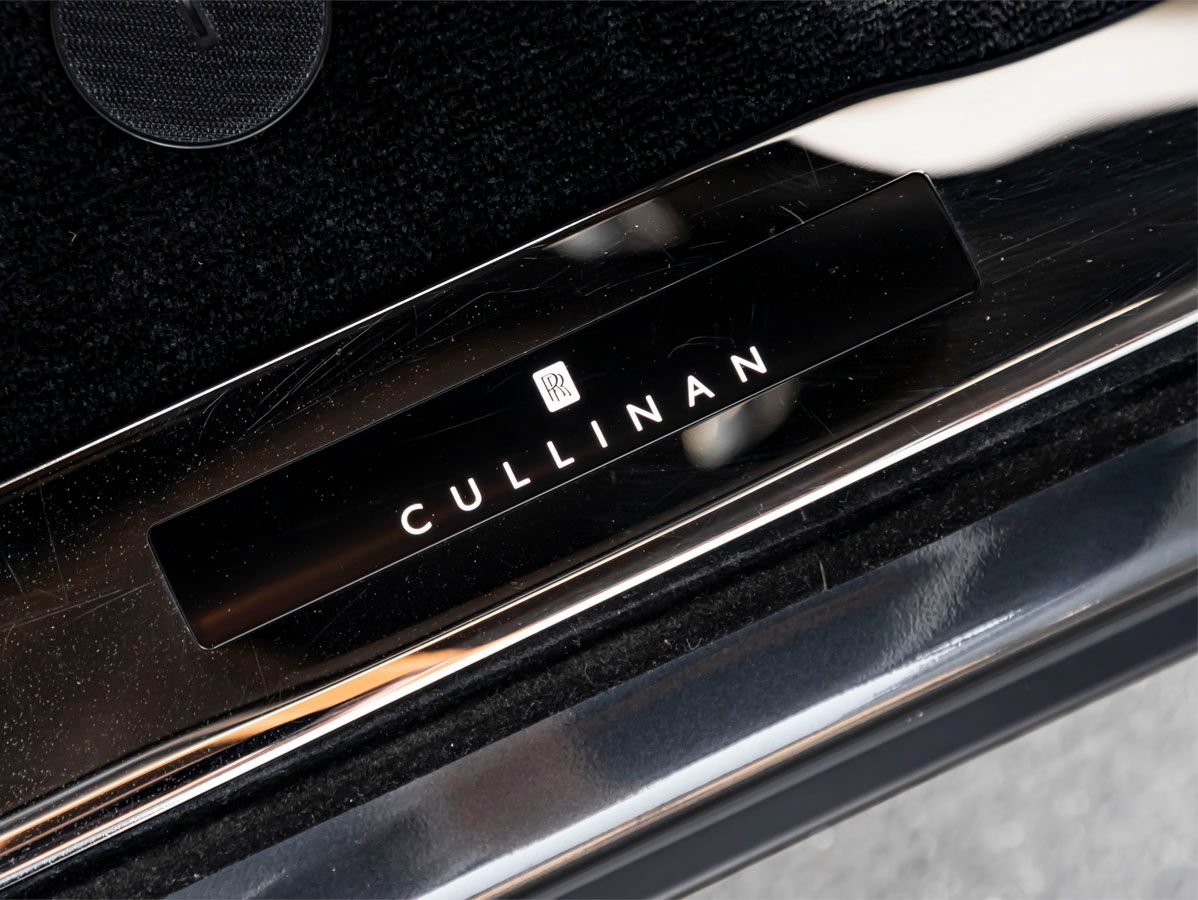 Certified 2019 Rolls-Royce Cullinan AWD/4WD image 9