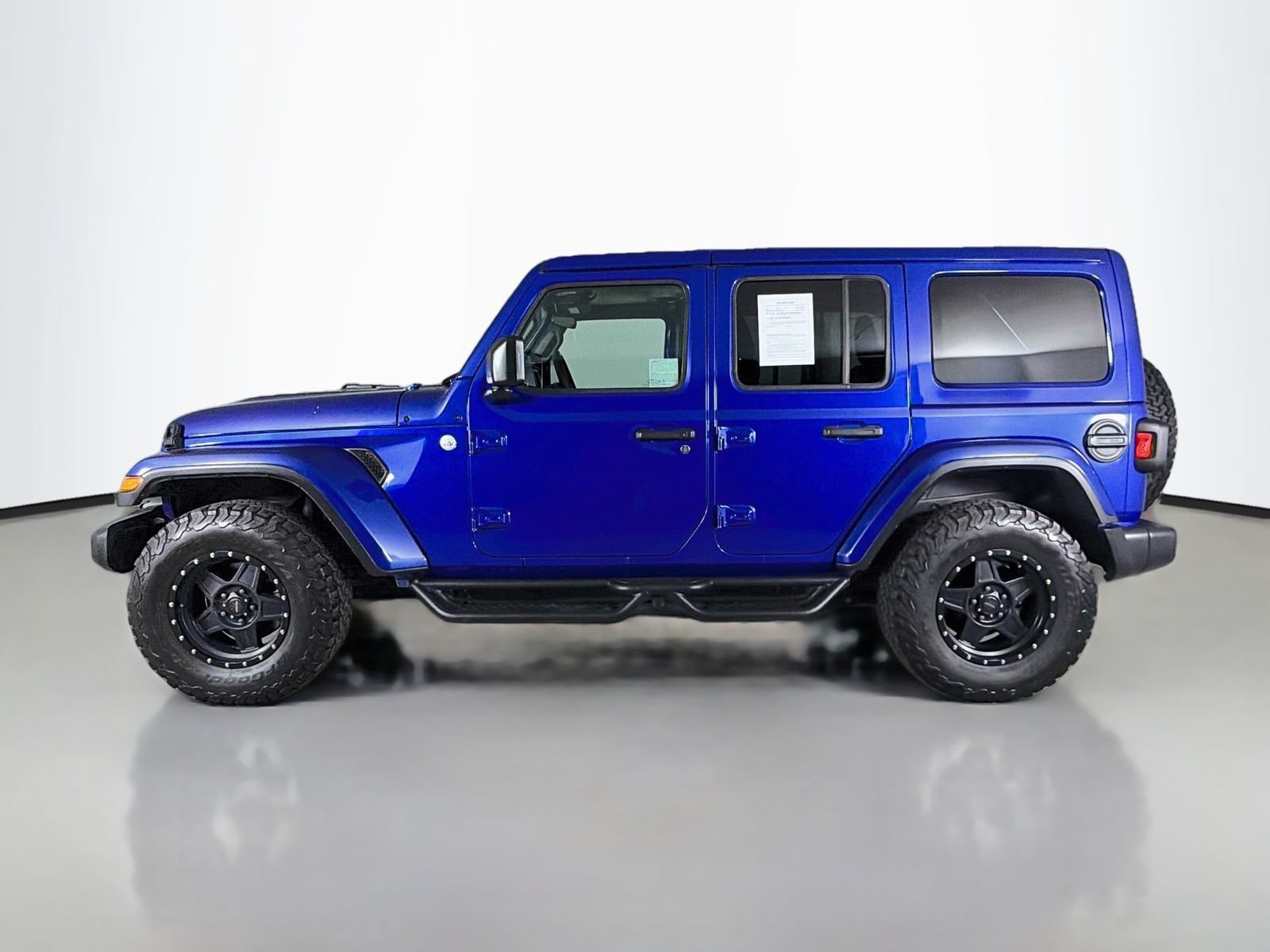 Used 2018 Jeep Wrangler Unlimited Sahara AWD/4WD image 4