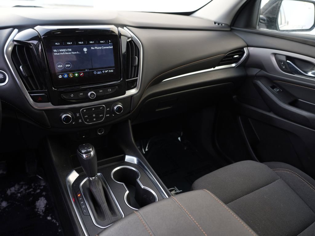 Used 2020 Chevrolet Traverse LT w/ Driver Confidence II Package image 21