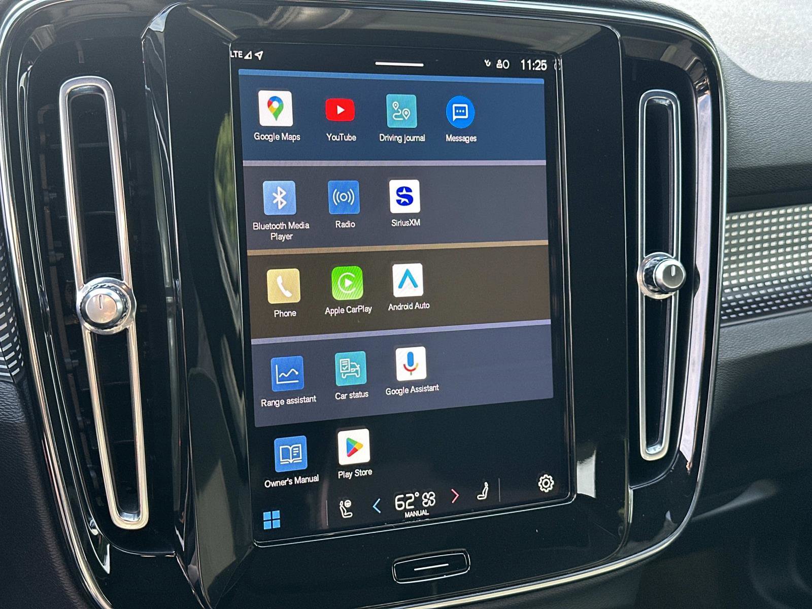 Certified 2021 Volvo XC40 P8 Recharge w/ Advanced Package image 12