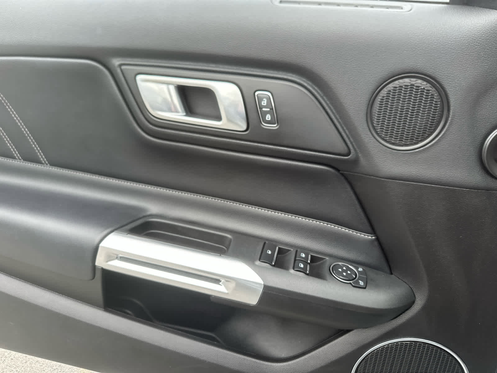 Used 2022 Ford Mustang Premium RWD image 16