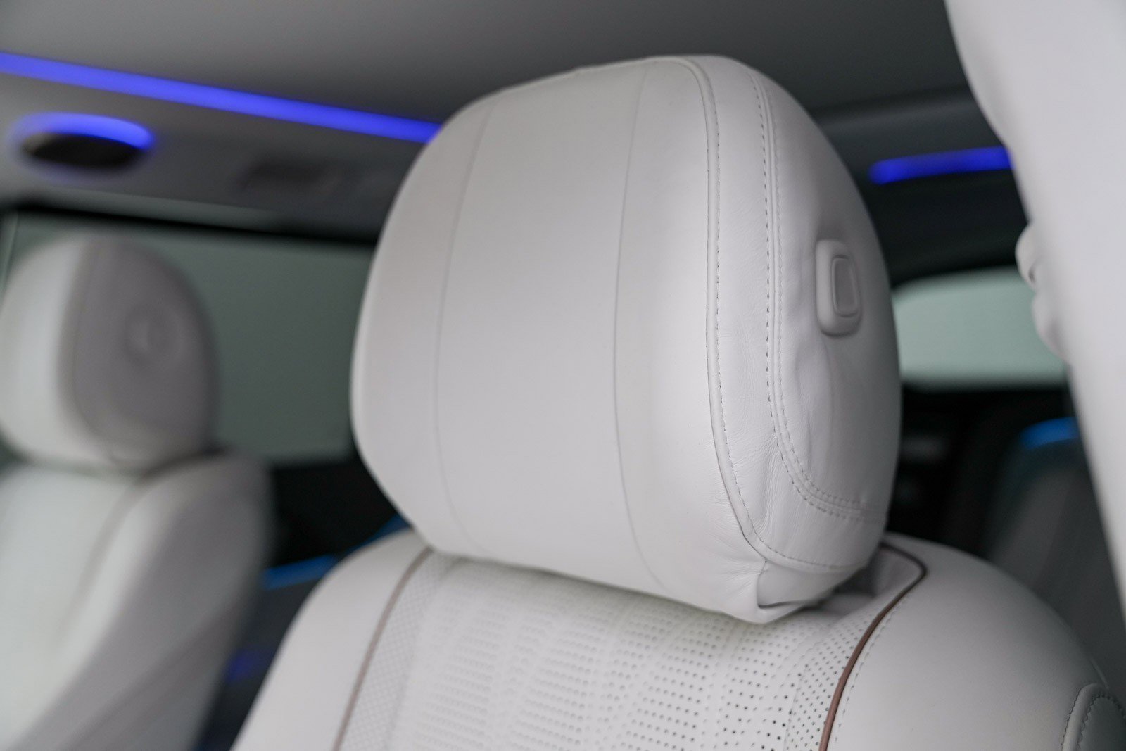 Used 2024 Mercedes-Benz Maybach GLS 600 4MATIC image 34