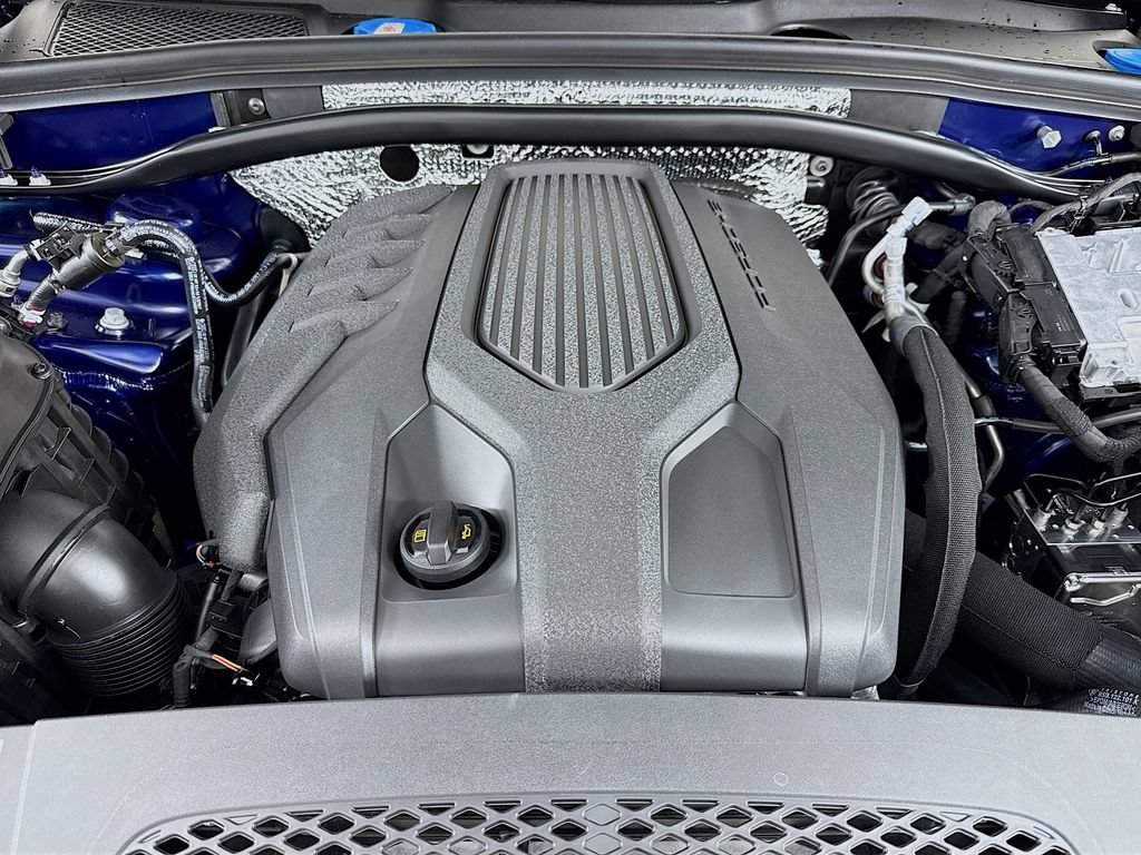 New 2026 Porsche Macan AWD/4WD image 32
