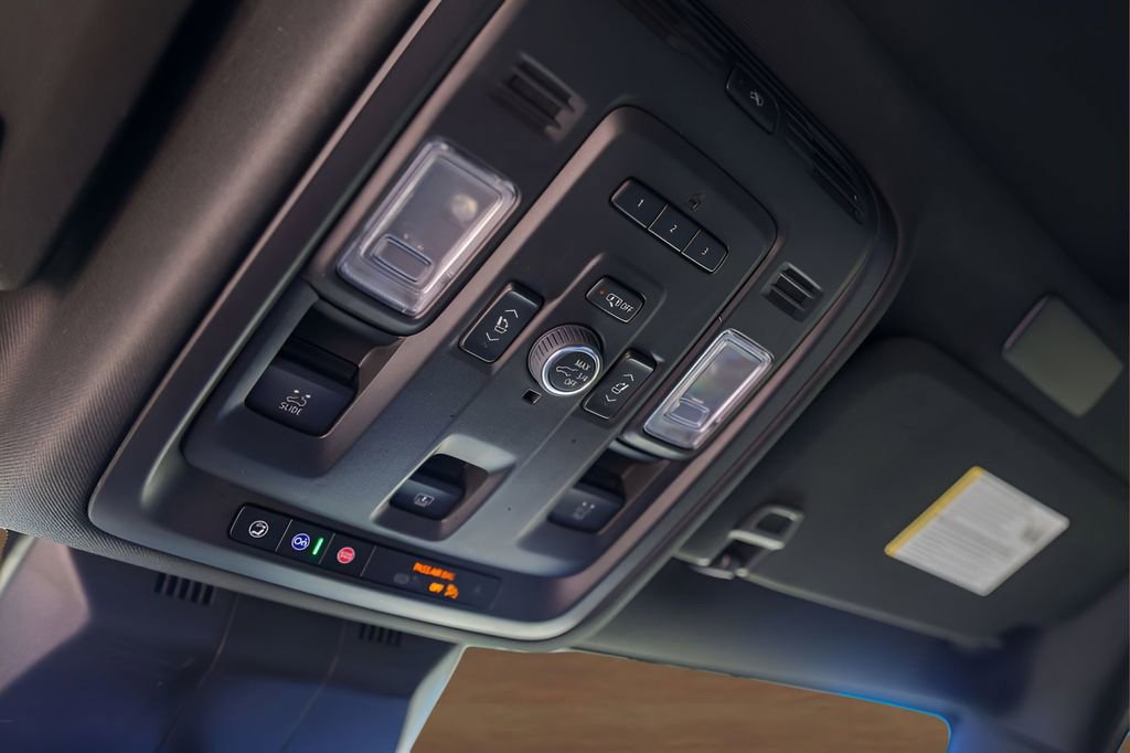 Certified 2023 Cadillac Escalade Sport w/ LPO, ONYX Package image 22