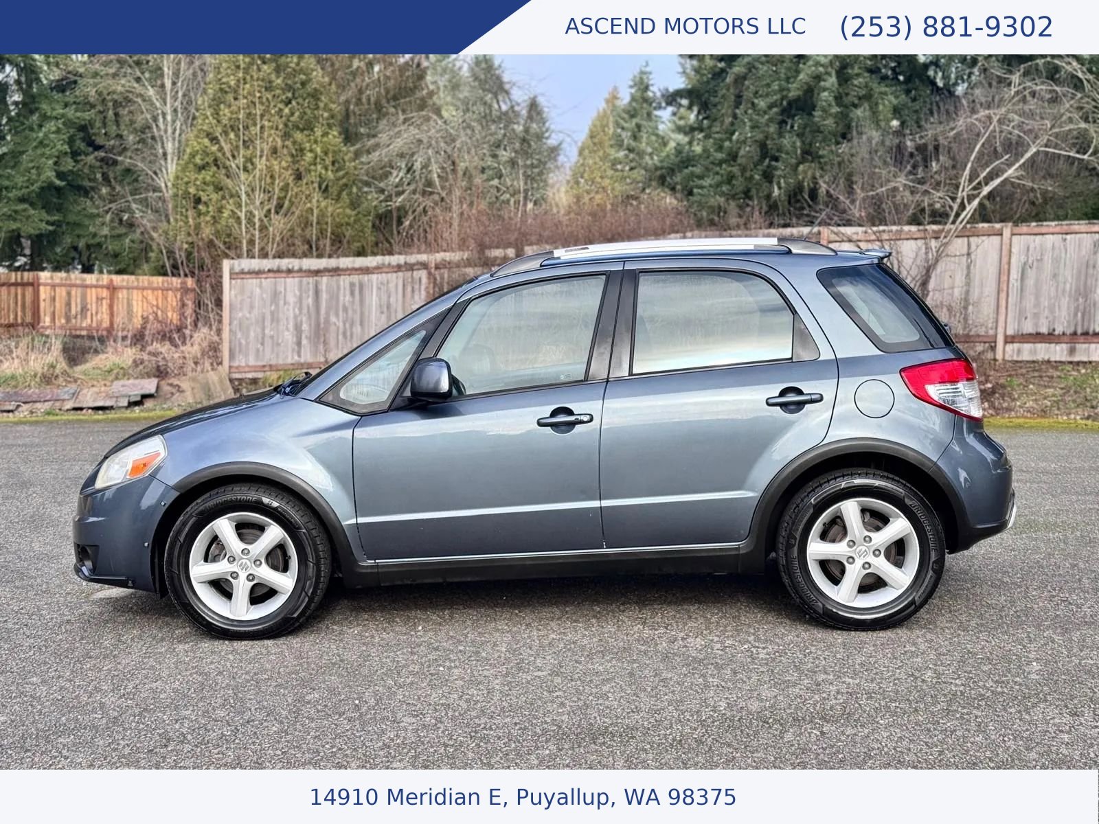 Used 2009 Suzuki SX4 AWD Hatchback w/ Touring Pkg image 2