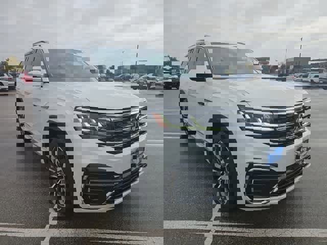 Used 2022 Volkswagen Atlas SEL Premium image 3