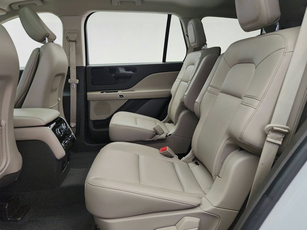 Used 2023 Lincoln Aviator AWD w/ Premium Package image 23