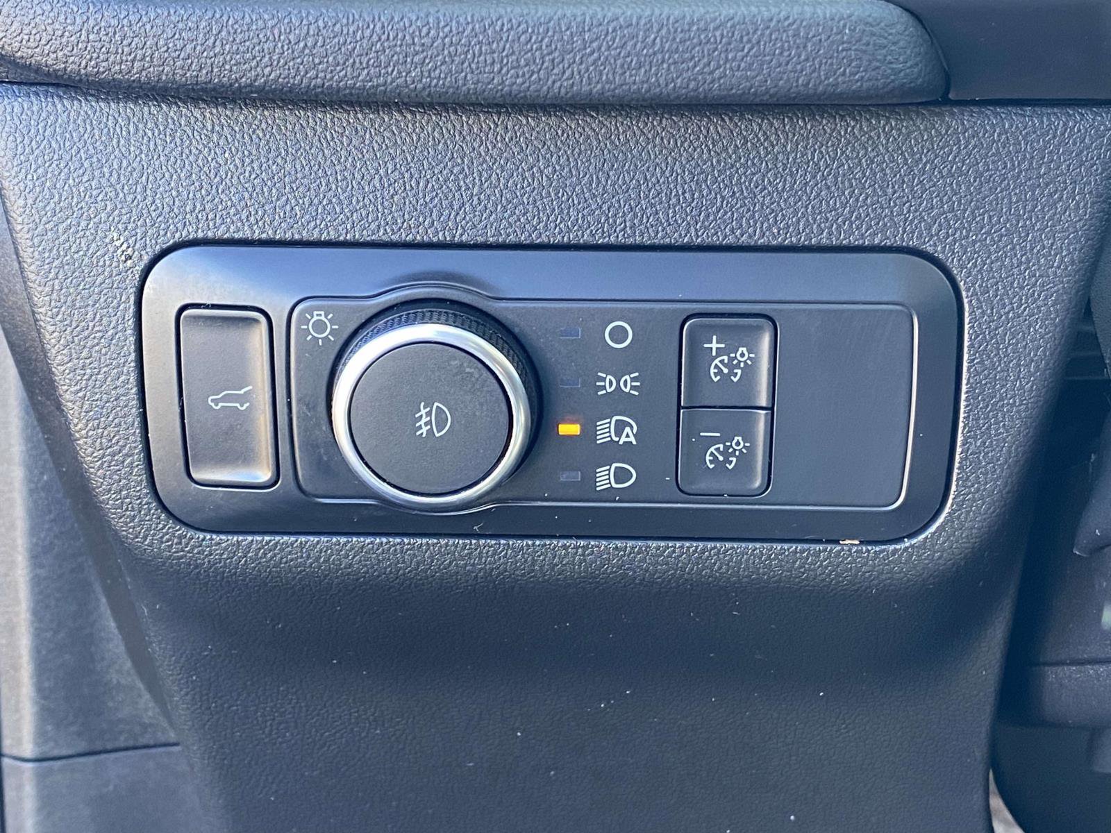 Used 2022 Ford Escape SEL FWD image 17