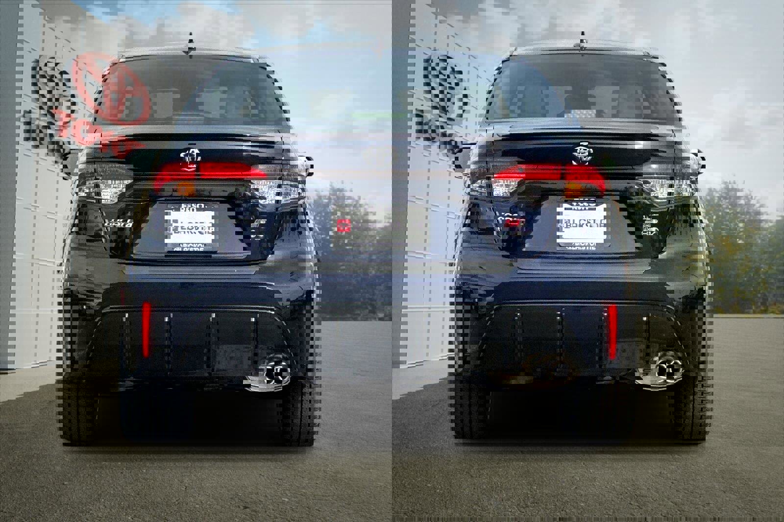 Certified 2026 Toyota Corolla SE w/ SE Premium Package image 4