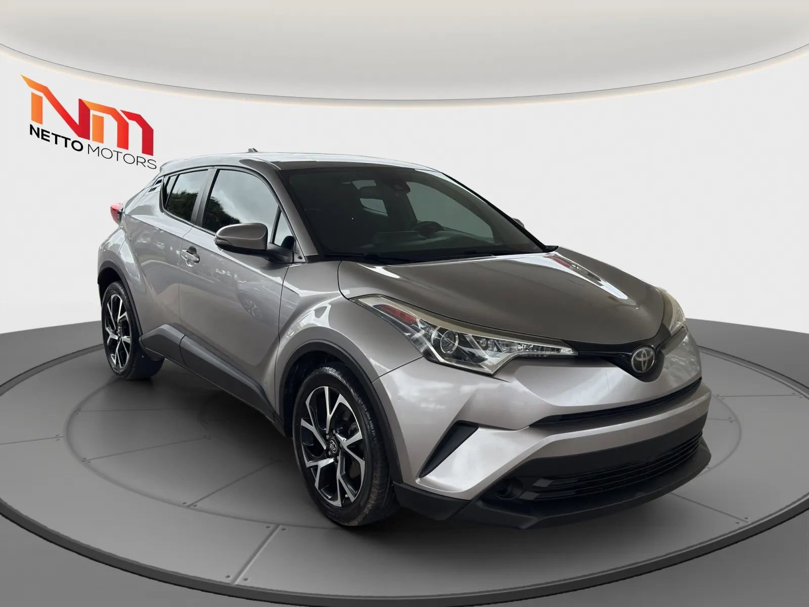 Used 2018 Toyota C-HR XLE FWD image 7