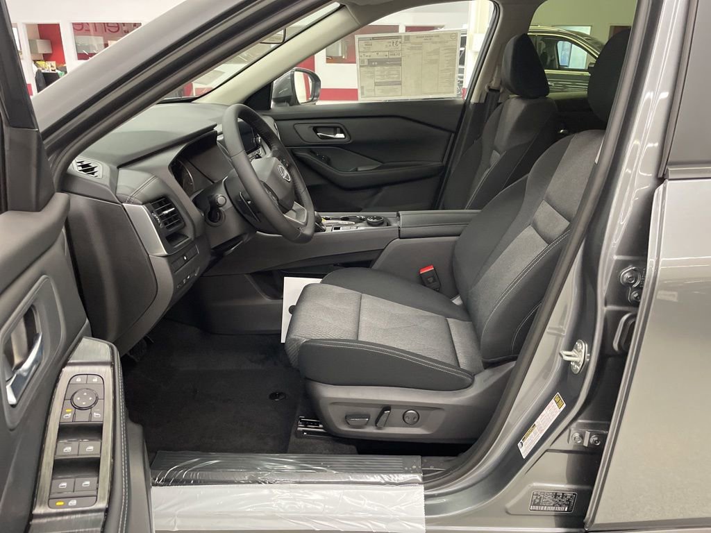 New 2026 Nissan Rogue SV image 7