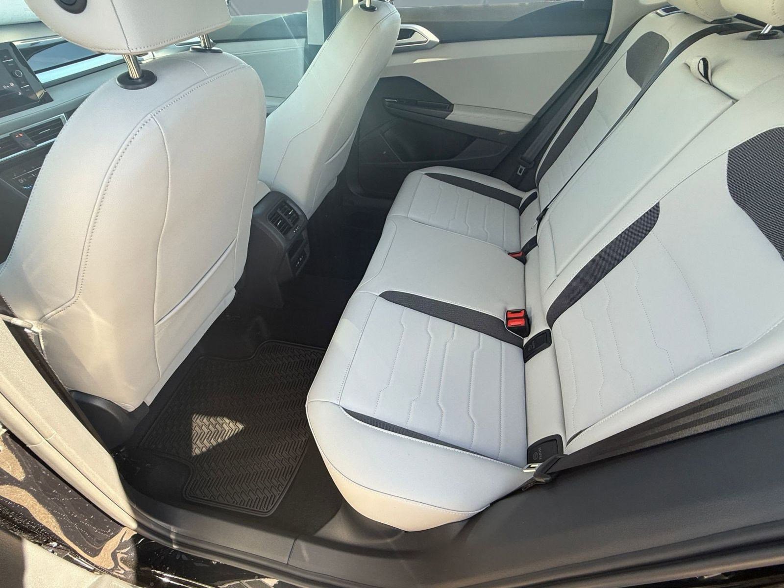 New 2026 Volkswagen Taos SE image 12