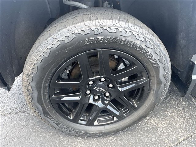 Certified 2022 Chevrolet Silverado 1500 Custom Trail Boss w/ LPO, Dark Essentials Package AWD/4WD image 31