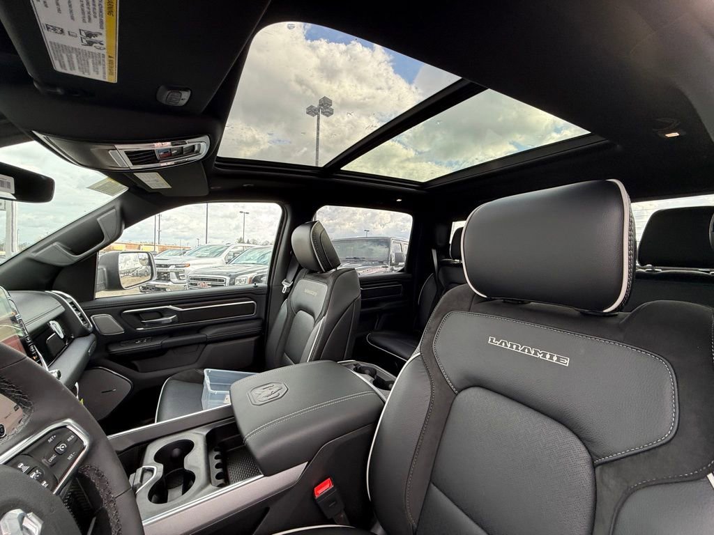New 2026 RAM 1500 Laramie AWD/4WD image 14
