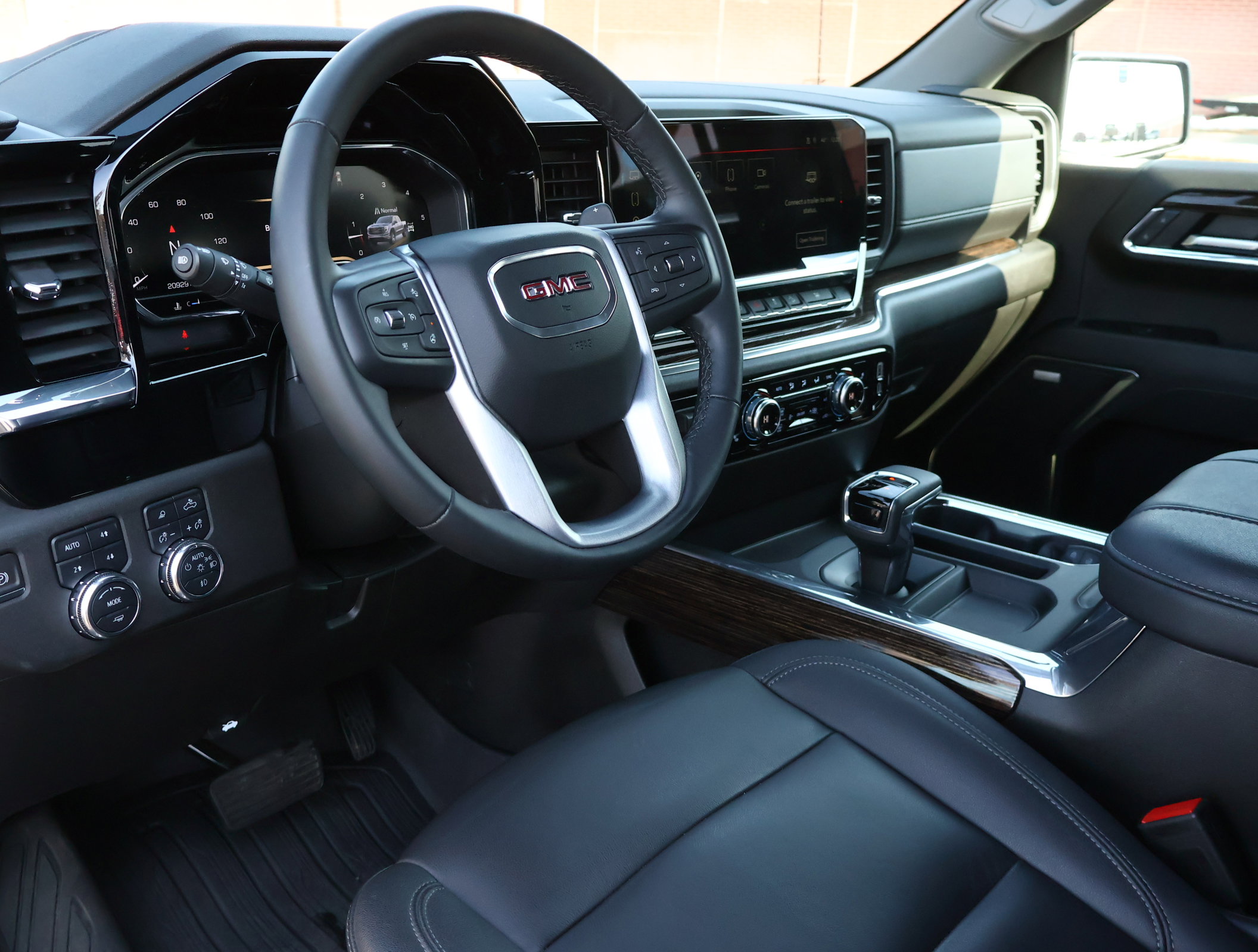 Used 2024 GMC Sierra 1500 Elevation w/ Elevation Premium Package image 3