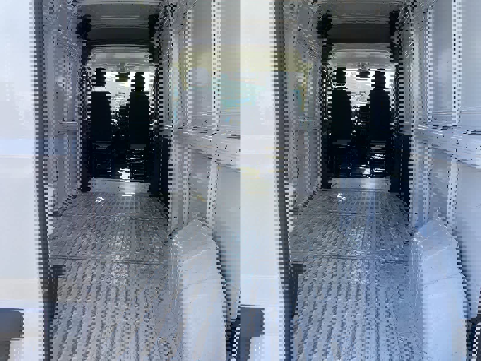 Used 2025 RAM ProMaster 2500 w/ Convenience Group image 9