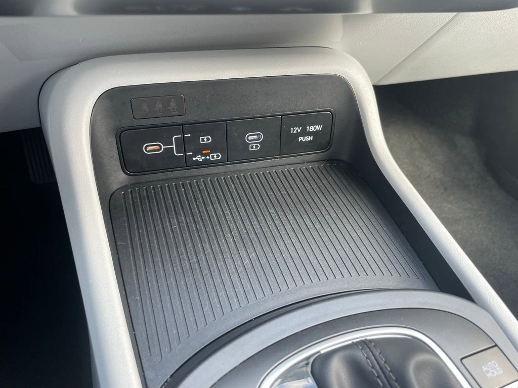 Used 2025 Hyundai Kona SEL image 13