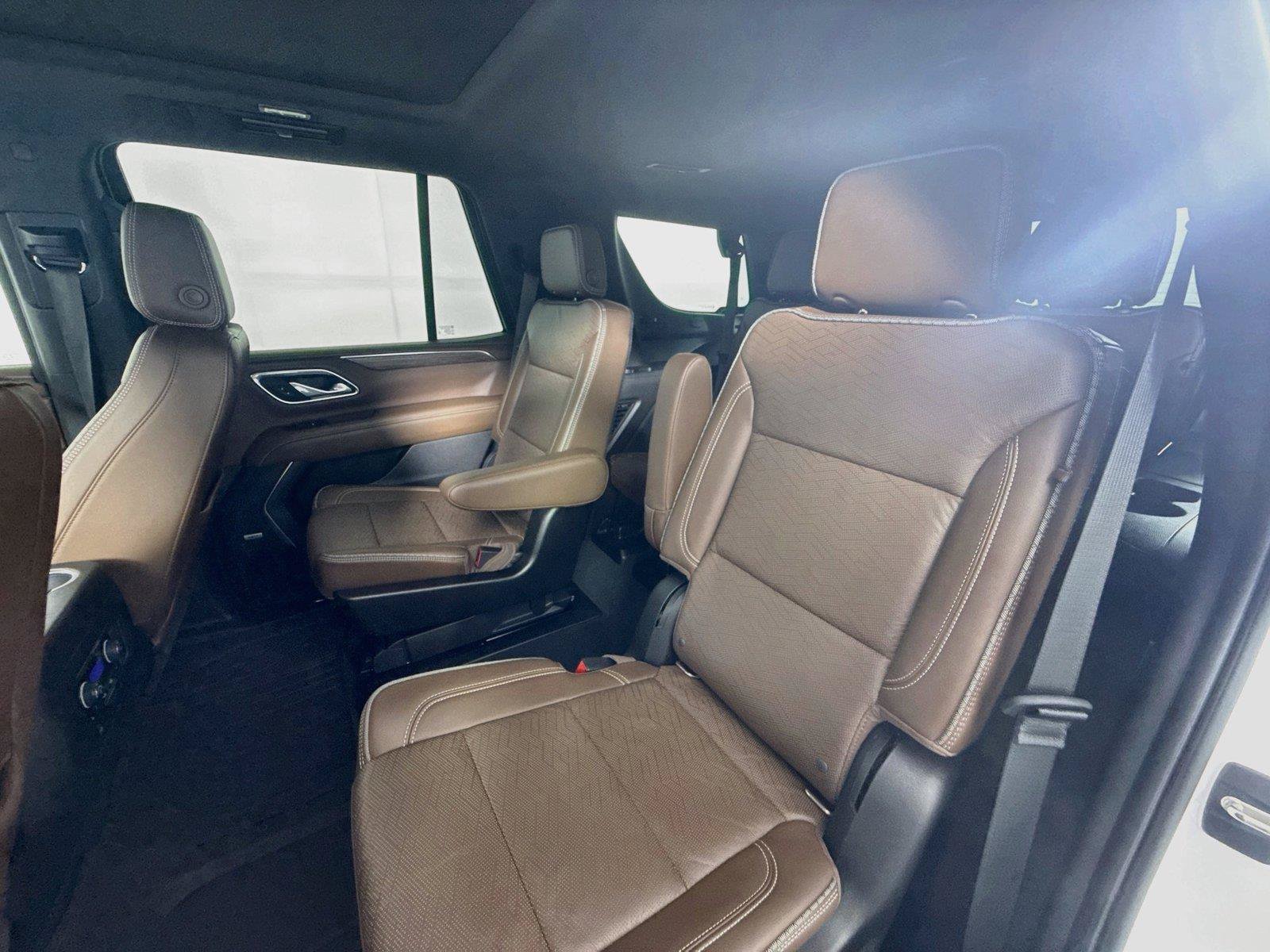 Used 2021 Chevrolet Tahoe High Country w/ Premium Package AWD/4WD image 25