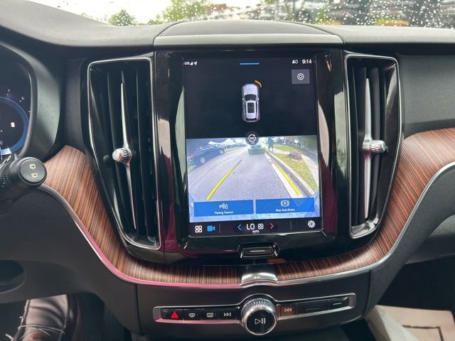 Used 2023 Volvo XC60 B5 Plus FWD image 9