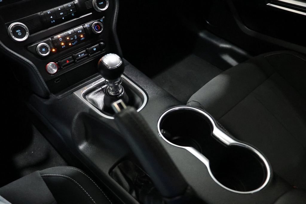 Used 2020 Ford Mustang GT w/ Black Accent Package RWD image 31