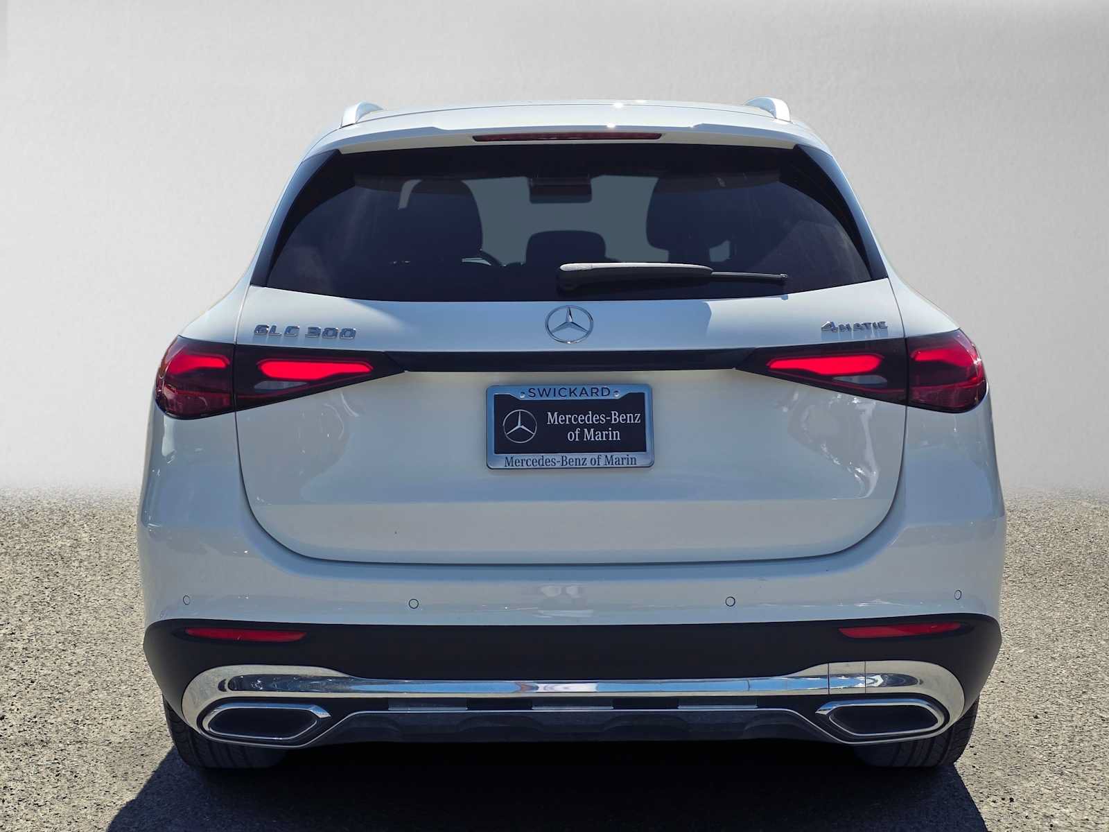 Used 2024 Mercedes-Benz GLC 300 4MATIC image 4