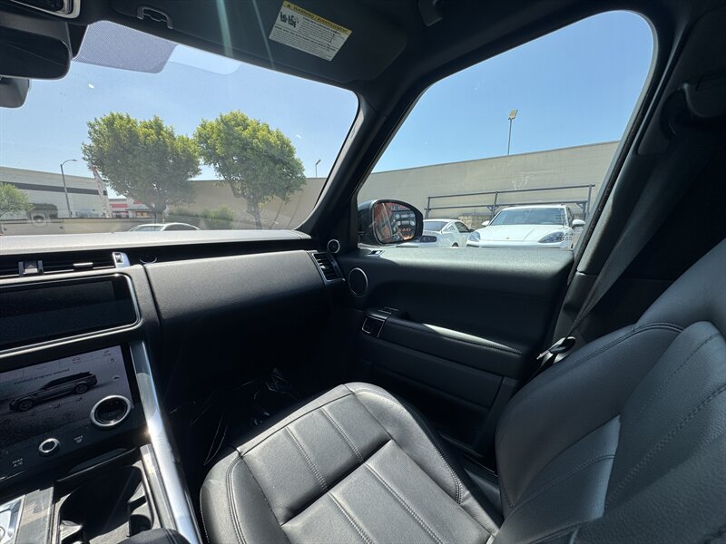 Used 2020 Land Rover Range Rover Sport SE AWD/4WD image 34