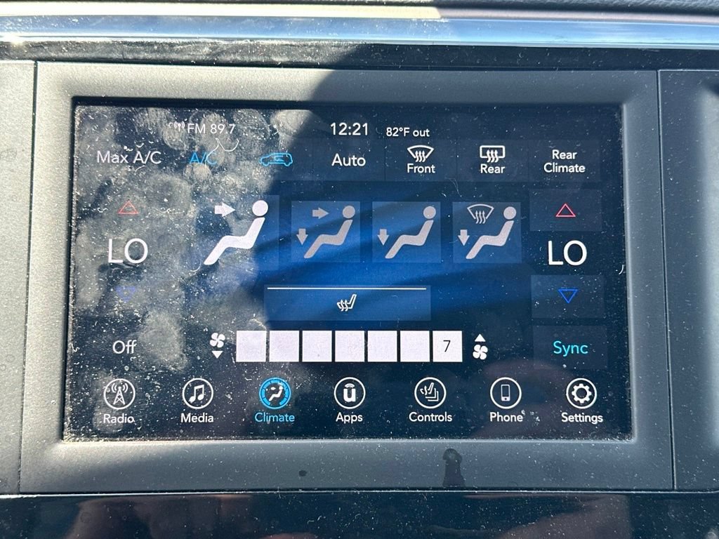 Used 2018 Chrysler Pacifica Touring-L FWD image 23