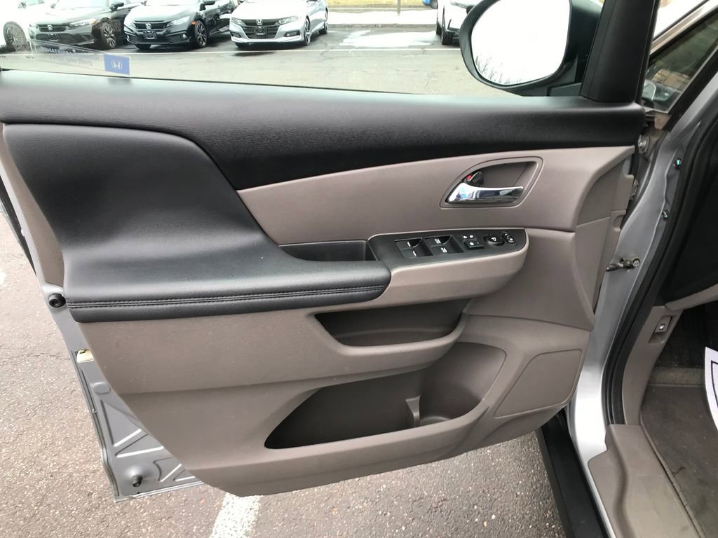 Used 2016 Honda Odyssey LX image 16