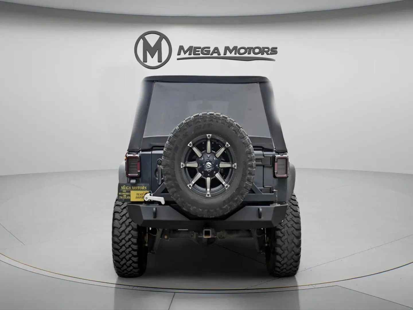 Used 2016 Jeep Wrangler Unlimited Rubicon w/ Connectivity Group image 4