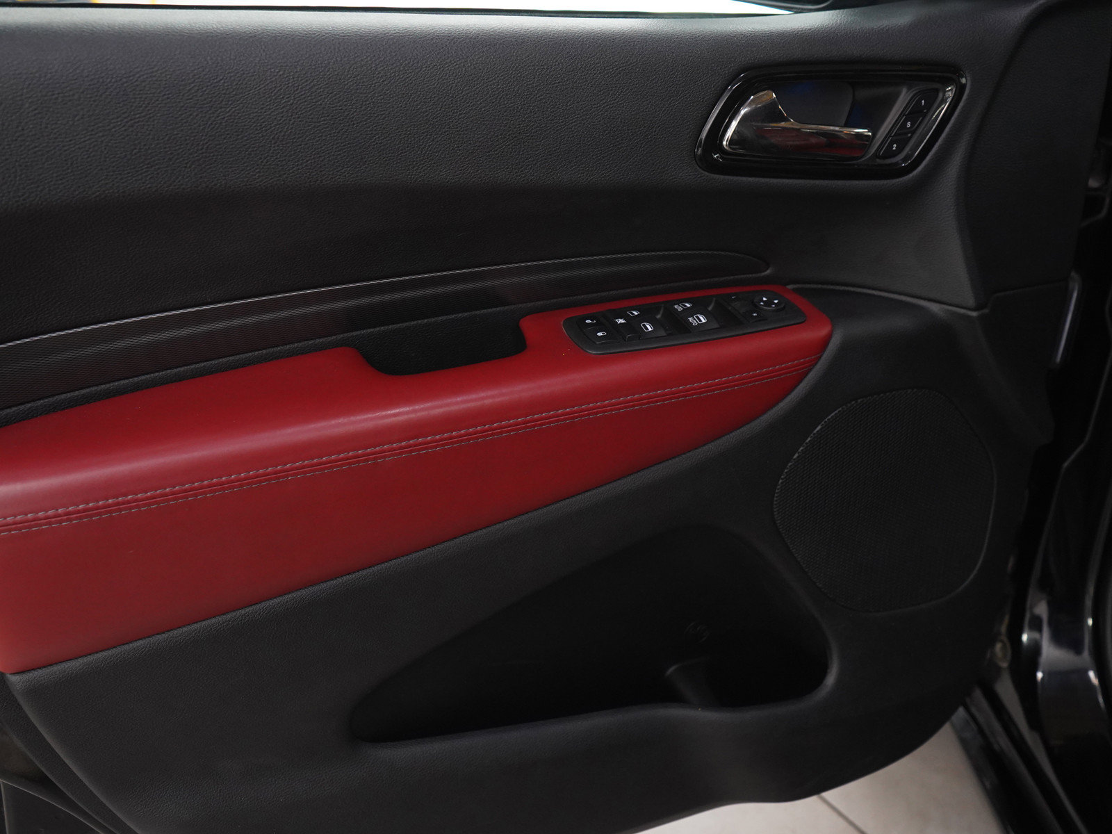 Used 2022 Dodge Durango R/T w/ Blacktop Package AWD/4WD image 25