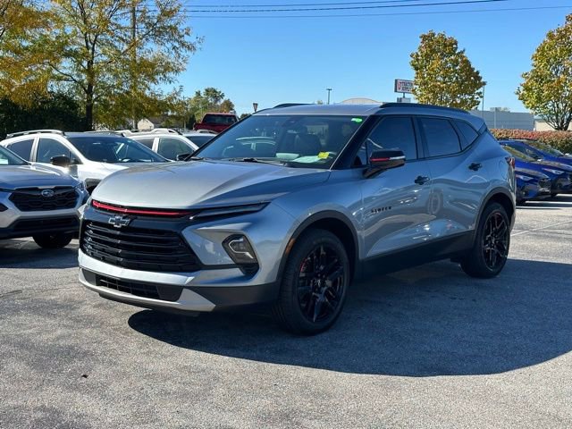 Used 2023 Chevrolet Blazer LT image 3