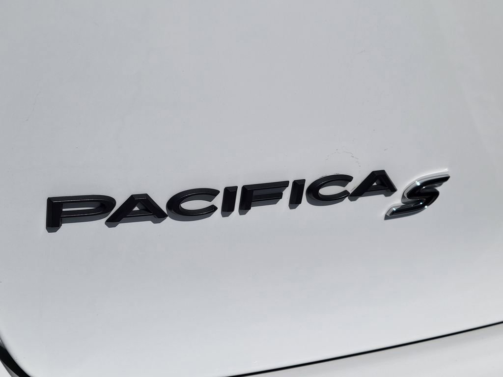 Used 2023 Chrysler Pacifica Touring-L w/ S Appearance Package FWD image 26