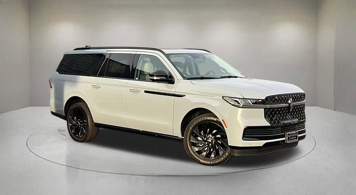 New 2026 Lincoln Navigator L Reserve w/ Jet Appearance Package image 1