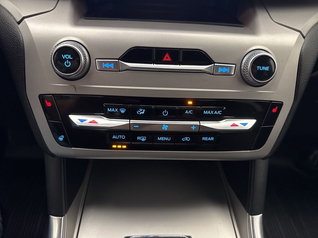 Used 2022 Ford Explorer XLT image 35