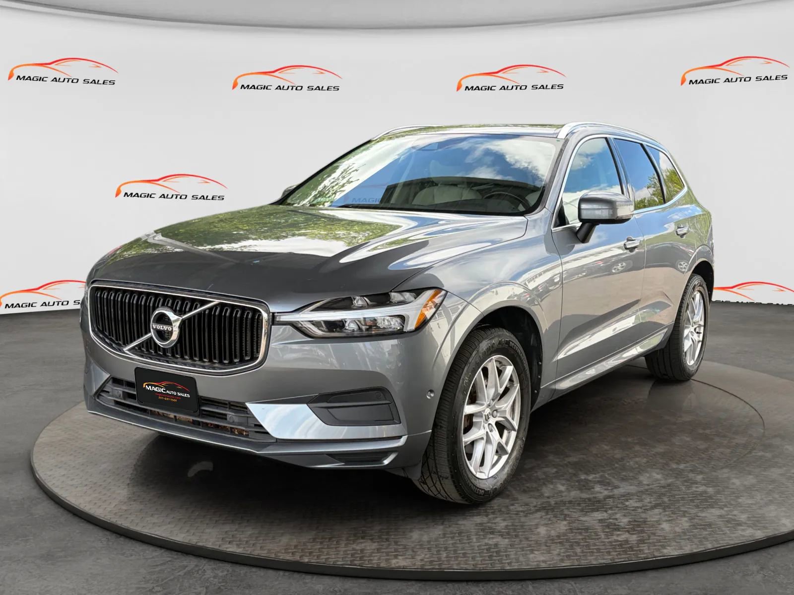 Used 2018 Volvo XC60 T5 Momentum w/ Vision Package