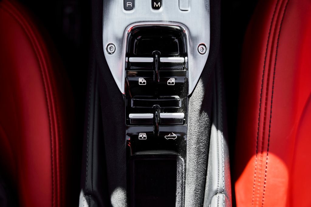 Used 2024 Ferrari SF90 Spider image 63